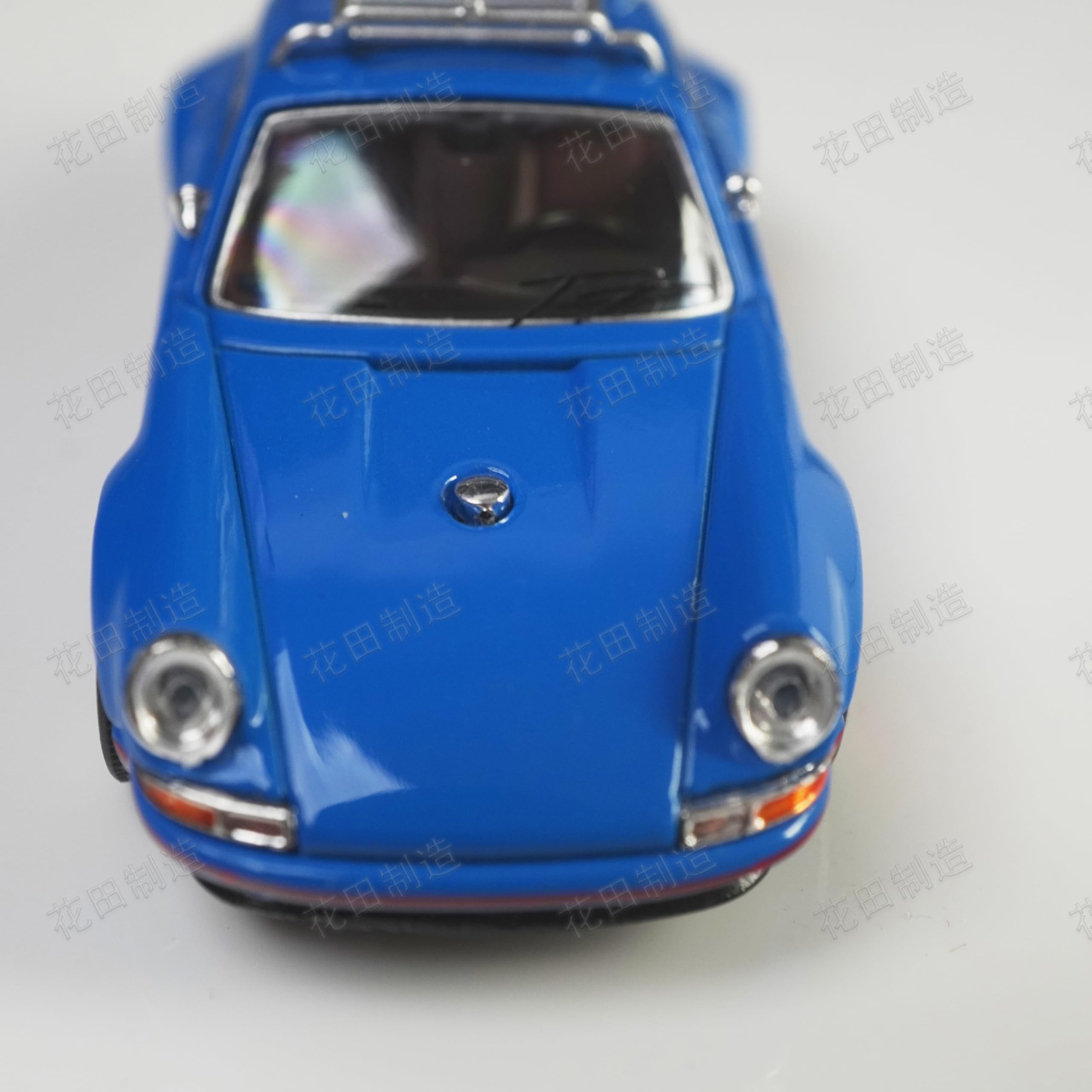 花田制造 XCARTOYS Porsche 1/64 Scale Singer 964 Pop Race Diecast Model Car, Blue with Wakeboard, S10-01